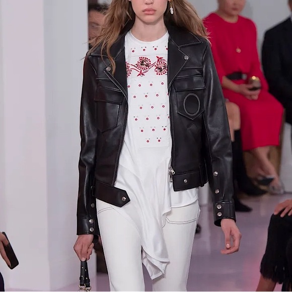 Chloe Tops - ✨ NWT CHLOE runway ss18 asymmetric hem blouse